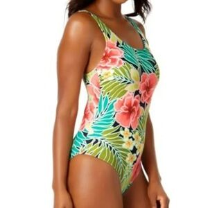 Hurley Women's UPF 50 + Sun Protection One Piece Swimsuit size medium
